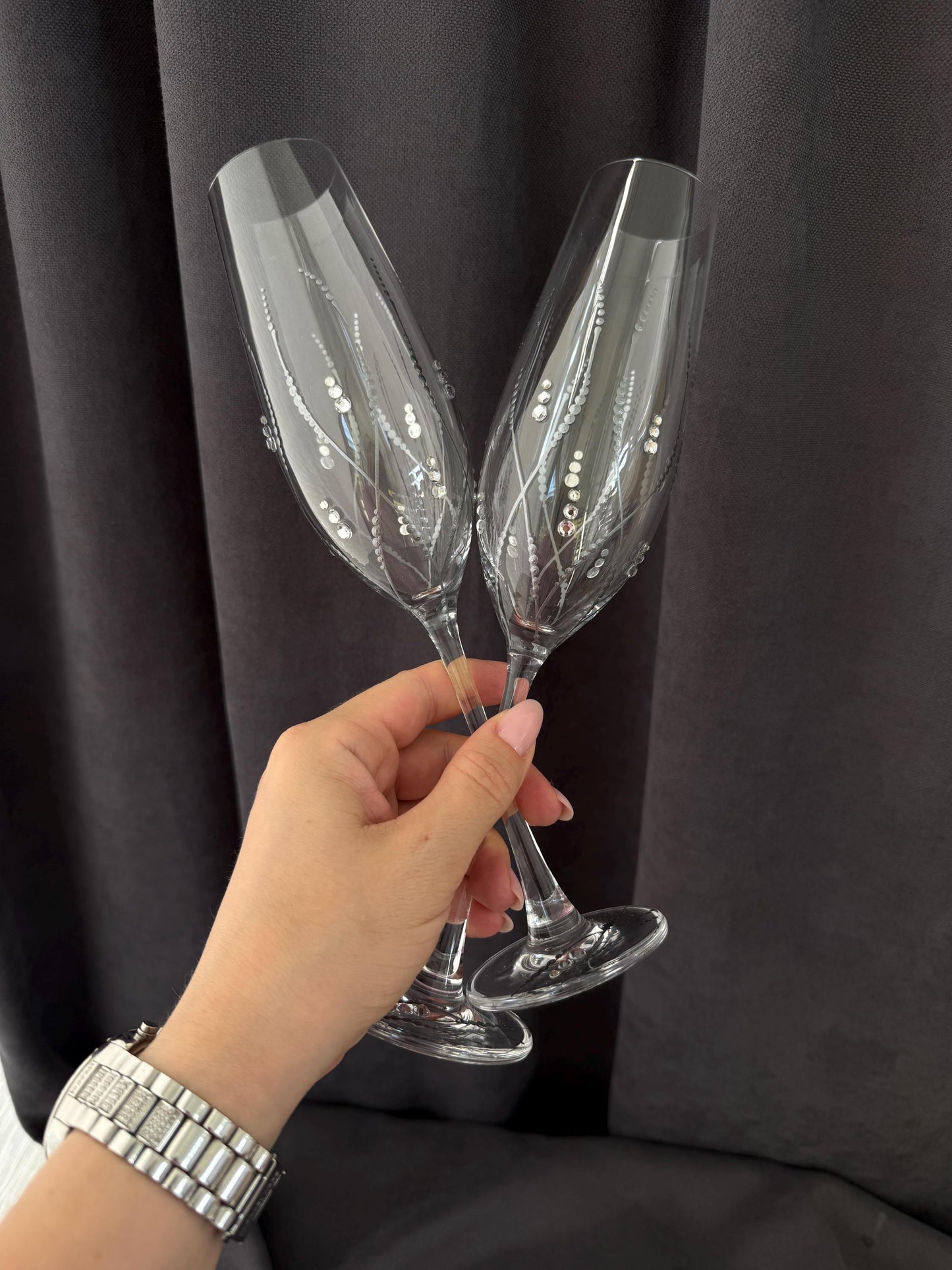 Hand-Painted Wedding Flutes and Candle Set: Personalized Acrylic Stone Decor