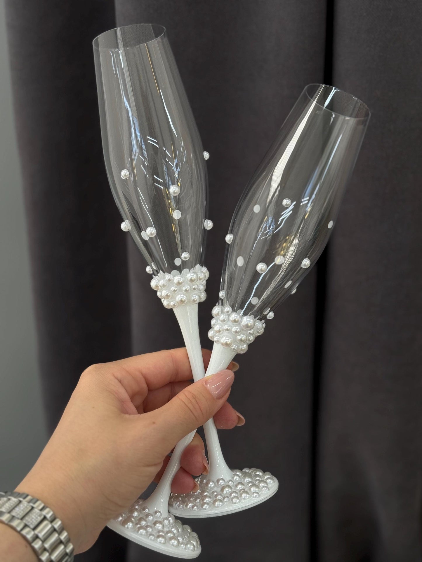 Handmade Pearl Wedding Flutes and Candle Set: Elegant Painted Glasses