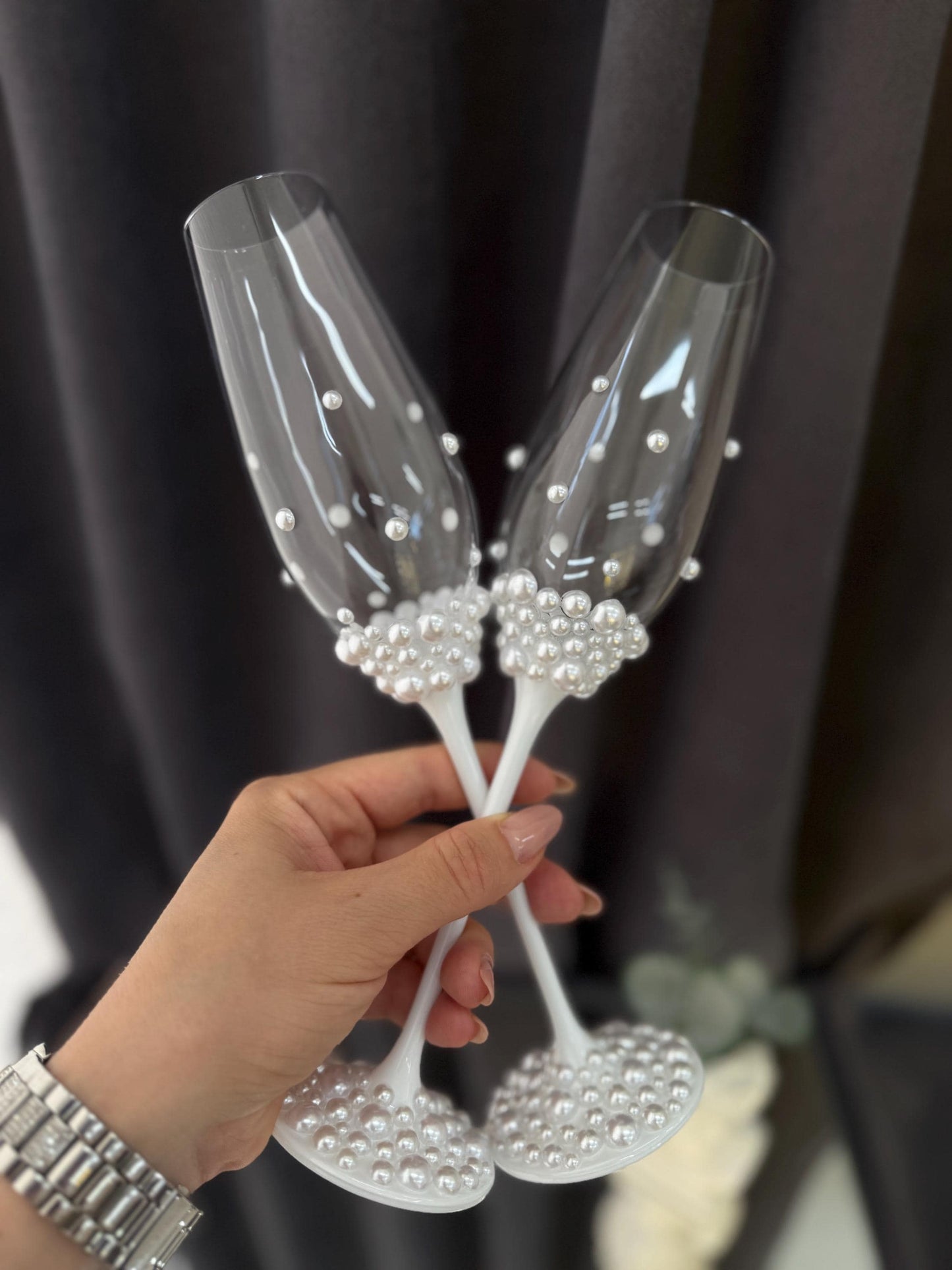 Handmade Pearl Wedding Flutes and Candle Set: Elegant Painted Glasses