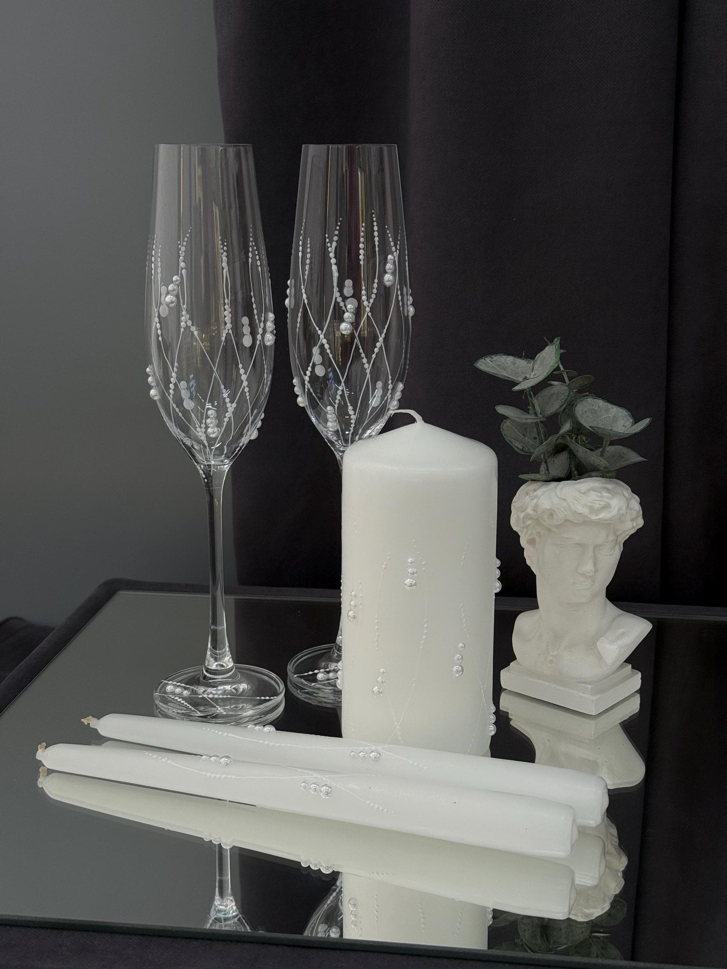 Hand-Painted Wedding Flutes and Candle Set: Personalized Acrylic Stone Decor