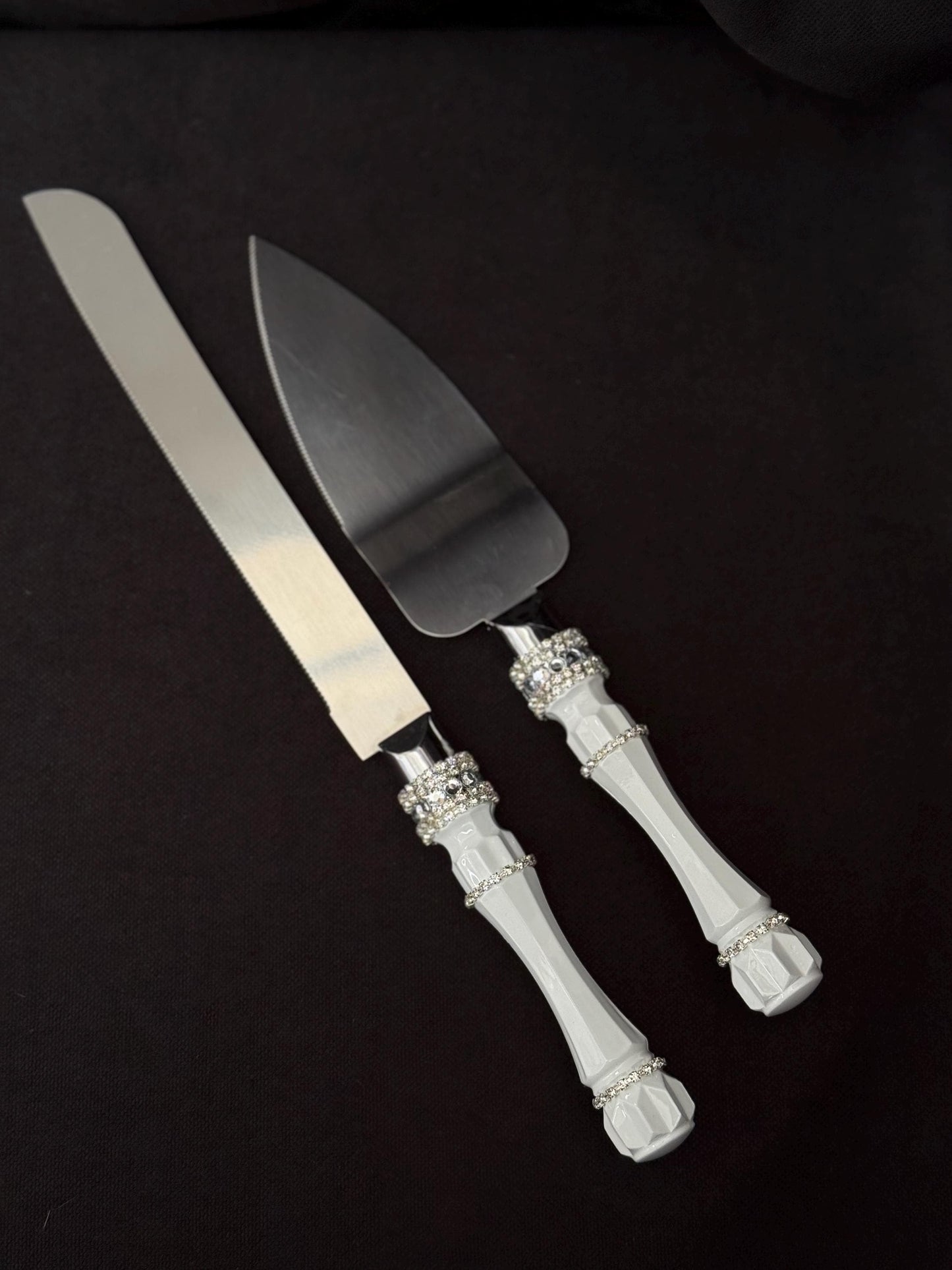 Silver Wedding Cake Serving Set: Champagne Flutes, Knife, Acrylic Crystals