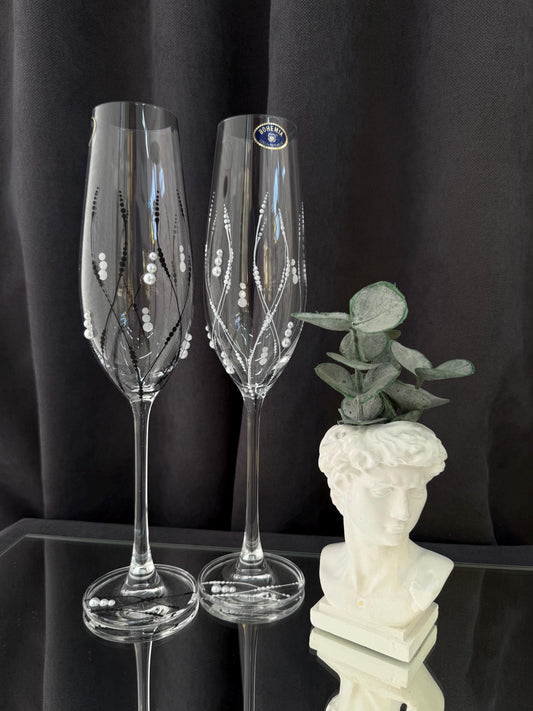 Hand-Painted Wedding Flutes and Candle Set: Personalized Acrylic Stone Decor