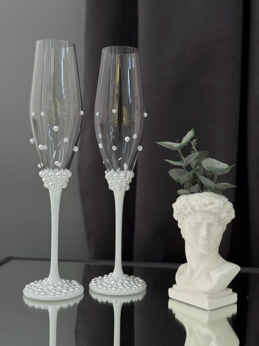 Handmade Pearl Wedding Flutes and Candle Set: Elegant Painted Glasses